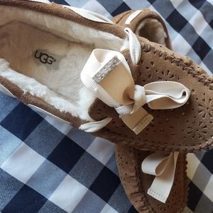 Women's UGG slippers sz. 7